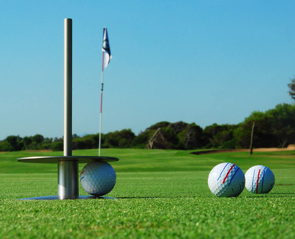 hoyo portátil de golf gravit putt 360 en green real con bolas